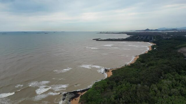 Imagem a&eacute;rea do terminal portu&aacute;rio de Vit&oacute;ria e Serra. Parque industrial de metalurgia com usinas e estrutura para exporta&ccedil;&atilde;o de a&ccedil;o e ferro por nav&iacute;o.
