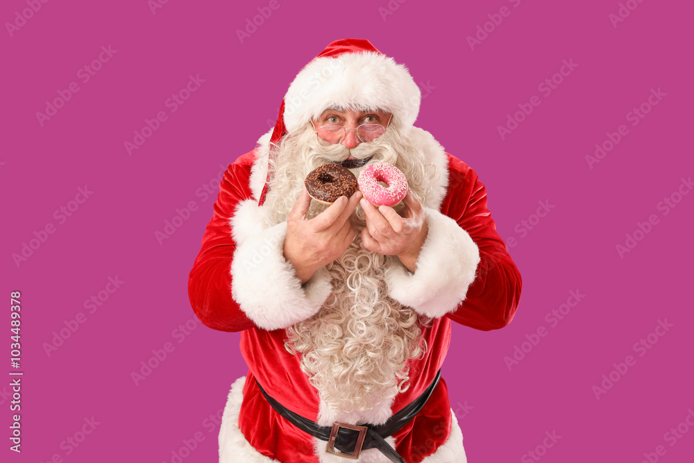 Poster Santa Claus eating tasty donuts on purple background