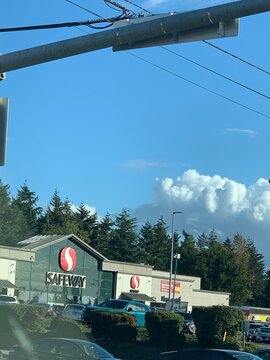 Seattle, WA, USA
March 5, 2025
Safeway grocery store