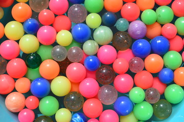カラフルなスーパーボール