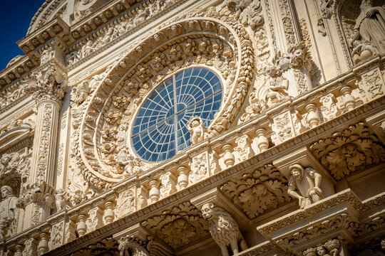 Calle barroca de la ciudad, Lecce, Apulia, Italia,