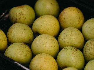 apples on the market