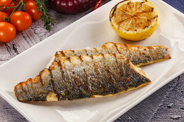 Grilled seabass fillet with lemon