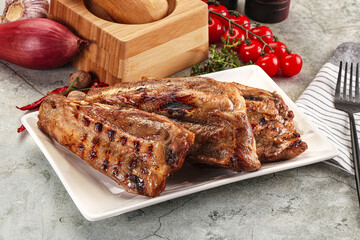 Grilled pork ribs with spices