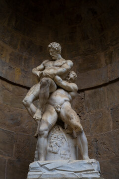 Statue of Hercules and Anteus in the inner courtyard of Palazzo Pitti, Florence, Italy 06.01.2024