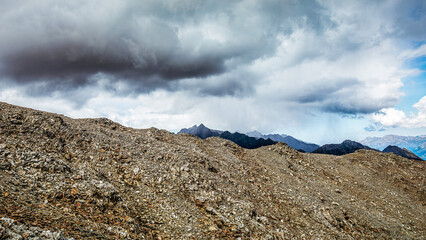 schlechtes Wetter zieht auf in den Alpen