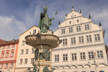 Willibaldsbrunnen auf dem Marktplatz von Eichstätt