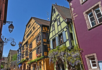 Fototapeta premium Case e strade del villaggio di Riquewihr, Alsazia, Francia, Alto Reno, Grand Est