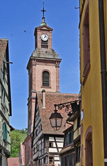 Case e strade del villaggio di Riquewihr, Alsazia, Francia, Alto Reno, Grand Est