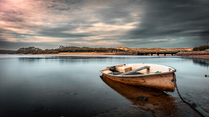 Fototapeta premium vieux-boucau barque en eau