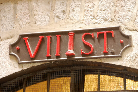 Octava estaci&oacute;n de la V&iacute;a Dolorosa en la ciudad antigua de Jerusal&eacute;n, Israel