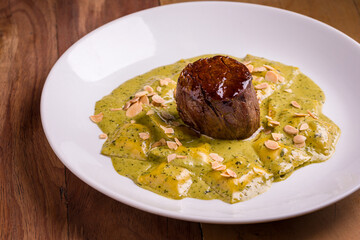 Gourmet Dish Featuring Tender Beef and Creamy Sauce