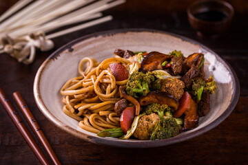 Delicious Yakisoba Stir-Fried Noodles with Fresh Vegetables and Beef