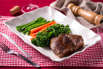 Elegant Dinner Plate Featuring Tender Beef and Fresh Vegetables