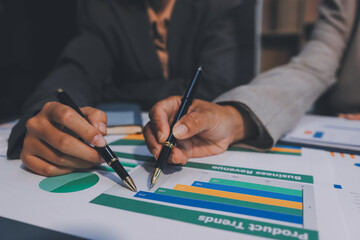 Naklejka premium Team of business people are meeting to analyze data for marketing plan,Market research reports and income statistics, Financial and Accounting concept.