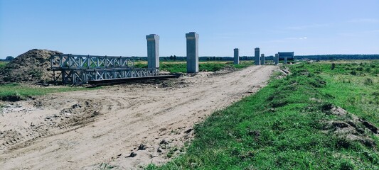 Podpory nowego mostu.