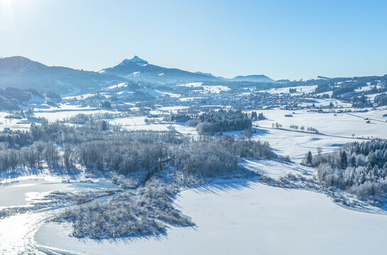 Winterliche Stimmung am Gr&uuml;ntensee nahe Wertach im Oberallg&auml;u
