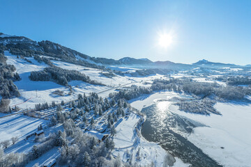 Winterliche Stimmung am Grüntensee nahe Wertach im Oberallgäu