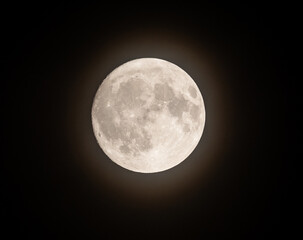 夜空に輝く満月