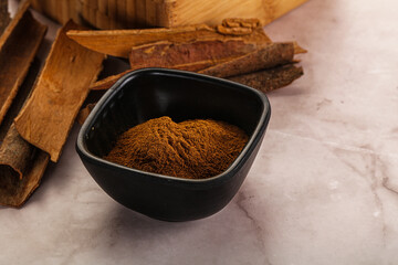 Natural Cinnamon powder with sticks