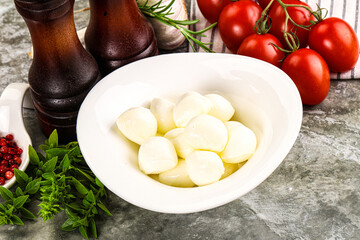 Small mozzarella mini cheese balls