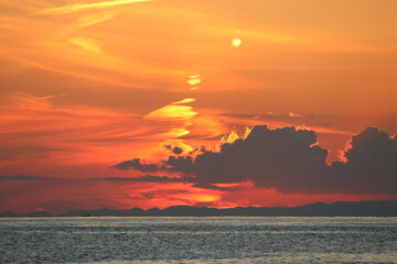 羽根岬　夕焼けの空を眺める　秋　（高知県　室戸市）