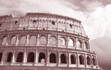 Naklejka premium Colosseum in Rome - Flavian Amphitheatre closeup, Italy