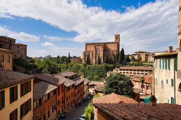 Obraz premium View from Via Diacceto on the Basilica of San Domenico in Siena.