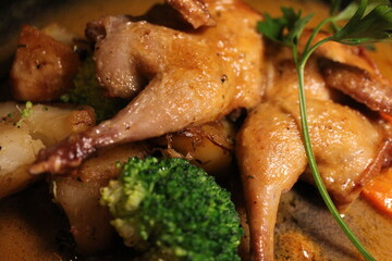 Georgian cuisine: roasted quail with walnut source