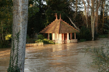 Vend&ocirc;me sous les inondations