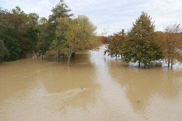 Vend&ocirc;me : stade des Grands Pr&eacute;s sous l'eau