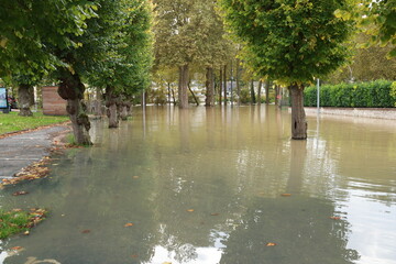 Vend&ocirc;me : parking du Pr&eacute; aux Chats sous l'eau