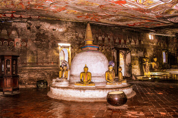 Dambulla cave Buddhist temple