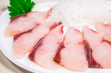 しゃしゃぶしゃぶ用うす造りブリぶしゃぶ用うす造りブリ