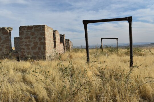Gebo ghost town ruins