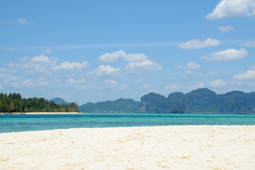 Paradisiacal Views of the beach at Poda Island, Koh Phi Phi Islands.