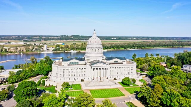 Slow rotation in front of Missouri State Capitol, in Jefferson City. The Missouri State Capitol is the home of the General Assembly and the executive branch of government of the U.S. state of Missouri