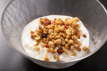 フルーツグラノーラ　ヨーグルト