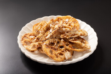 ごぼうと蓮根の甘だれ揚げ