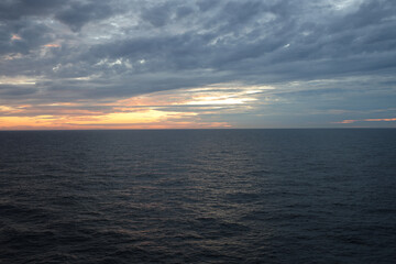 日本海の夕焼け