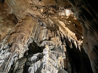 Manita peć cave in Velika Paklenica canyon (Paklenica National Park, Croatia) - Manita pec-Höhle...