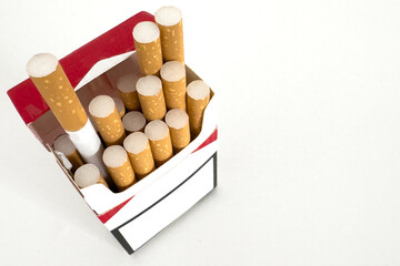 Unbranded cigarette pack with empty background