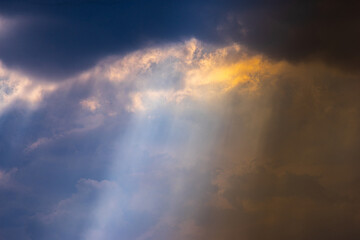 Fototapeta premium Large clouds gather before rain