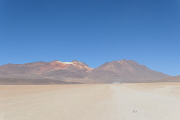 Piste dans le d&eacute;sert