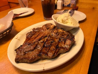 Tボーンステーキ