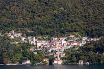 Fototapeta premium Lake Como landscape in full daylight.