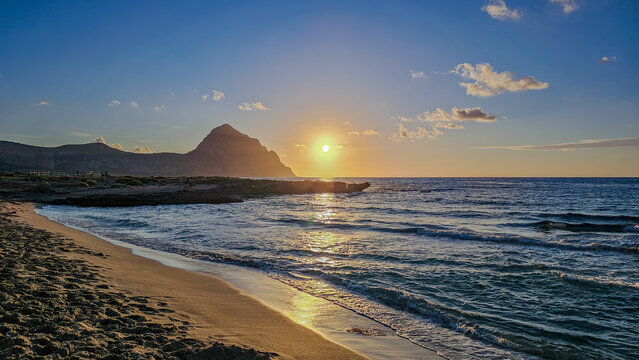 Coucher de soleil sur la mer
