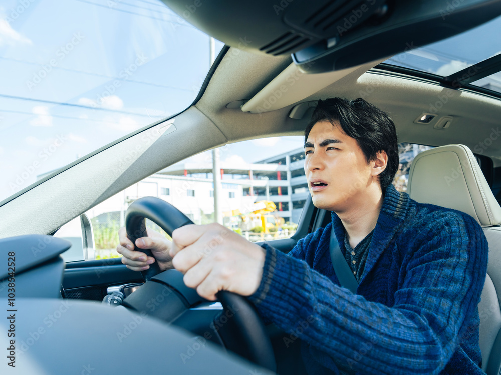 Poster ドライバー、自動車、運転、不安、心配、焦る、渋滞、事故、安全、不満、困る、悩む、トラブル、ハンドル、運転席、運転手、男性、日本人、迷う、表情、ドライブ、旅行、レンタカー、危険、残念、疑問、疲労、交通、道路、クルマ、モビリティ、車内、インテリア、失敗、間違い、ミス、見落とし、逆走、戸惑う、スピード、違反、信号、混雑、帰省ラッシュ、がっかり、落ち込む、若い、保険、ロードサービス、人物