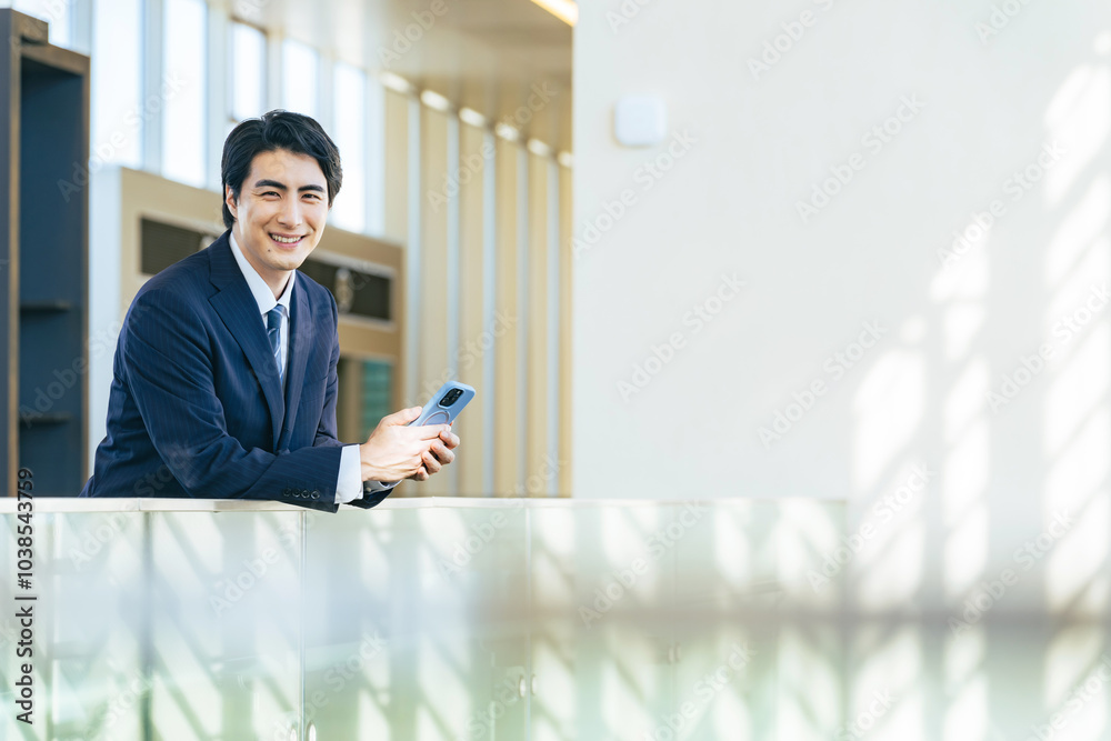 Aufkleber スマホ、アプリ、転職、マッチング、キャンペーン、男性、ビジネスパーソン、スマートフォン、SNS、メール、笑顔、日本人、ビジネス、紹介、人材、仕事、就職、情報、サイト、web、オンライン、インターネット、ゲーム、コピースペース、広告、職探し、オフィス、ビジネスマン、若い、モバイル、DX、IoT、デジタル、データ、金融、資産運用、テクノロジー、面白い、楽しい、ポジティブ、サラリーマン、会社員、企業、セ