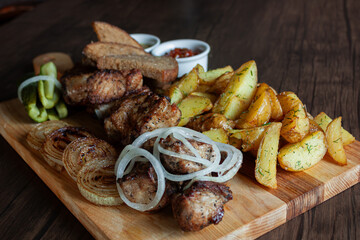 grilled pork ribs with vegetables